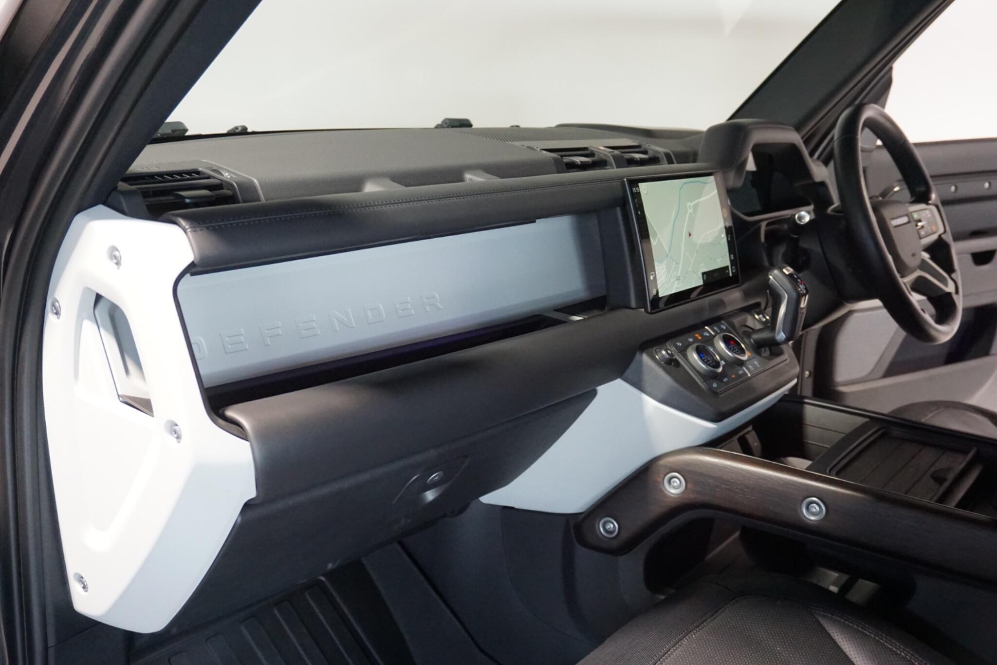 Land Rover Defender 90 3.0 D300 MHEV X-Dynamic HSE Hard Top SUV 3dr Diesel Auto 4WD SWB Euro 6 (s/s) (300 ps)